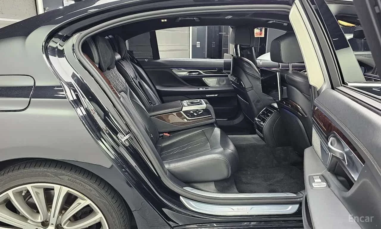 BMW 750 * 750Li xDrive * ЦЕНА ДО БГ, снимка 12 - Автомобили и джипове - 55573979