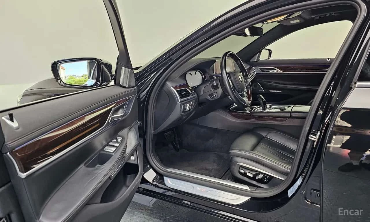BMW 750 * 750Li xDrive * ЦЕНА ДО БГ, снимка 10 - Автомобили и джипове - 55573979