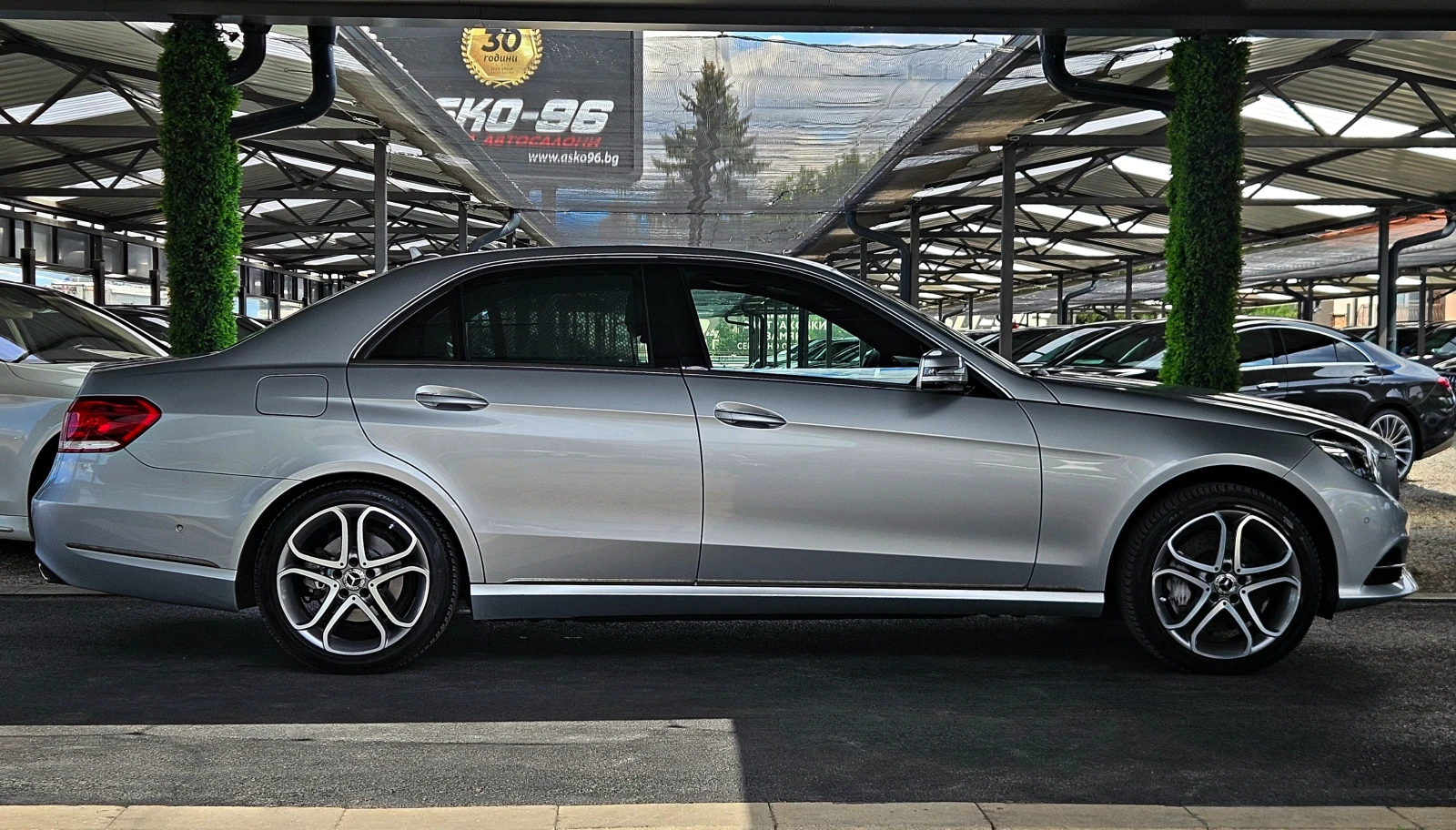 Mercedes-Benz E 350 AMG/4MAT/АIR/CAMERA/МАСАЖ/ПОДГРЕВ/ОБДУХ/ПАМЕТ/LIZI, снимка 4 - Автомобили и джипове - 55671090
