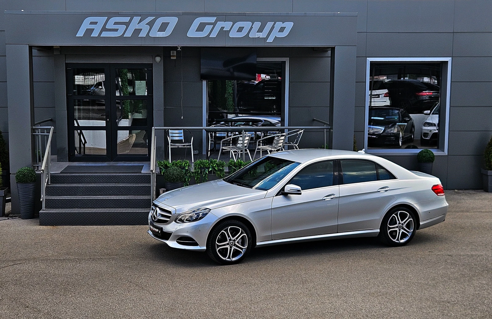 Mercedes-Benz E 350 AMG/4MAT/АIR/CAMERA/МАСАЖ/ПОДГРЕВ/ОБДУХ/ПАМЕТ/LIZI, снимка 17 - Автомобили и джипове - 55671090