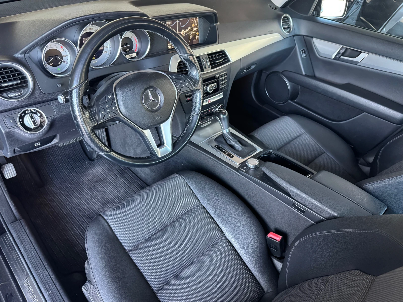 Mercedes-Benz C 220 AMG* AVANTGARDE* 7Gtronic+ * EURO 5 | Mobile.bg � ����������� 13