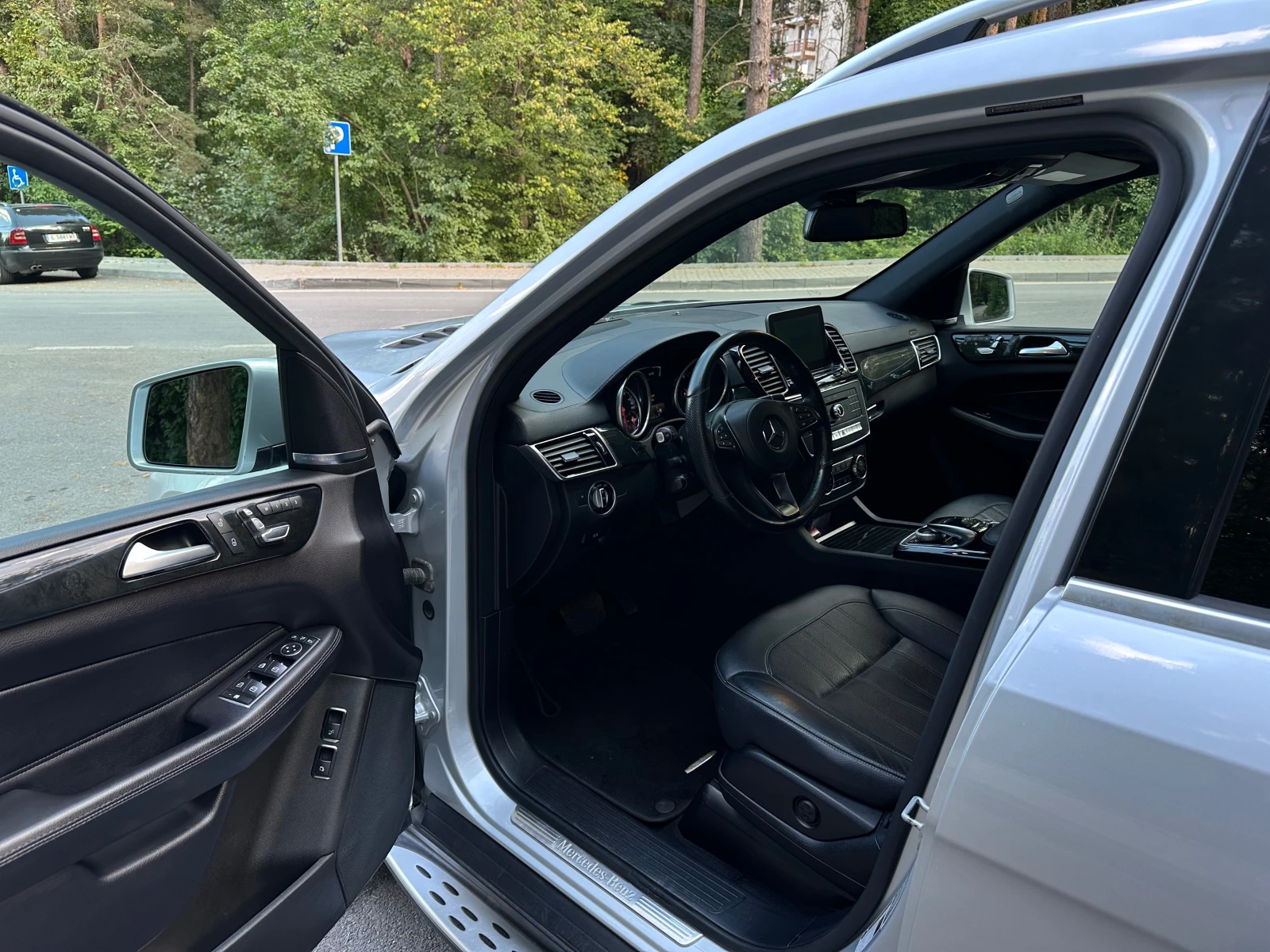 Mercedes-Benz GLS 450 3.0i V6 biturbo, снимка 9 - Автомобили и джипове - 56184939
