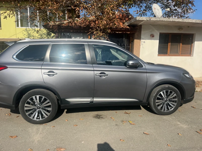 Mitsubishi Outlander, снимка 3 - Автомобили и джипове - 47854697