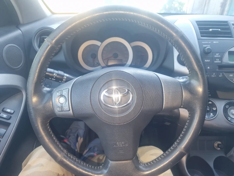 Toyota Rav4, снимка 12 - Автомобили и джипове - 52825657