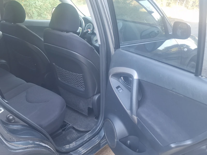 Toyota Rav4, снимка 10 - Автомобили и джипове - 52825657