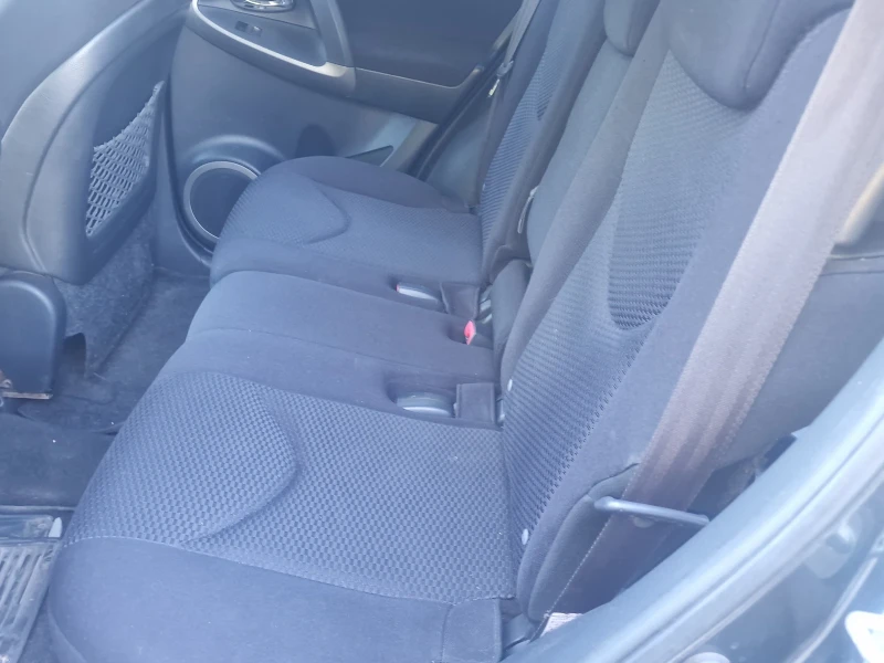 Toyota Rav4, снимка 11 - Автомобили и джипове - 52825657