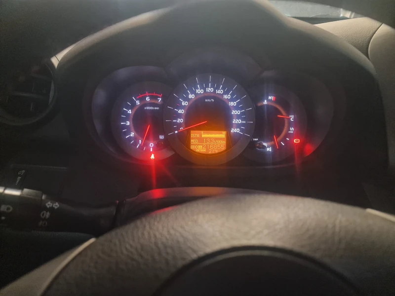 Toyota Rav4, снимка 14 - Автомобили и джипове - 52825657
