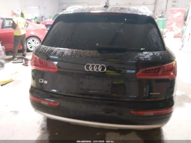 Audi Q5 * PREMIUM* QUATTRO* STRONIC* КОЖА* ПОДГРЕВ* , снимка 9 - Автомобили и джипове - 53779300