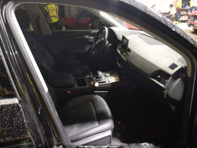 Audi Q5 * PREMIUM* QUATTRO* STRONIC* КОЖА* ПОДГРЕВ* , снимка 10 - Автомобили и джипове - 53779300