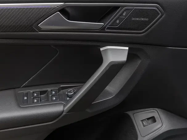 VW Tiguan Allspace 2.0 TDI 4Motion = R-line = 7 Seats Гаранция, снимка 4 - Автомобили и джипове - 55035807