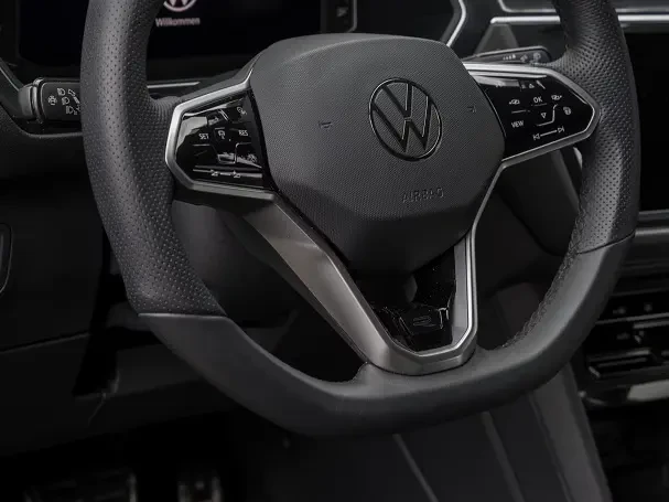 VW Tiguan Allspace 2.0 TDI 4Motion = R-line = 7 Seats Гаранция, снимка 5 - Автомобили и джипове - 55035807