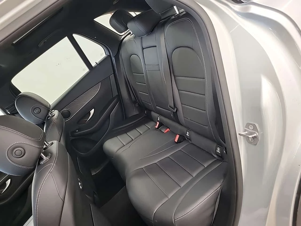 Mercedes-Benz GLC * 300 * CARFAX * ЦЕНА ДО БГ, снимка 11 - Автомобили и джипове - 53768696