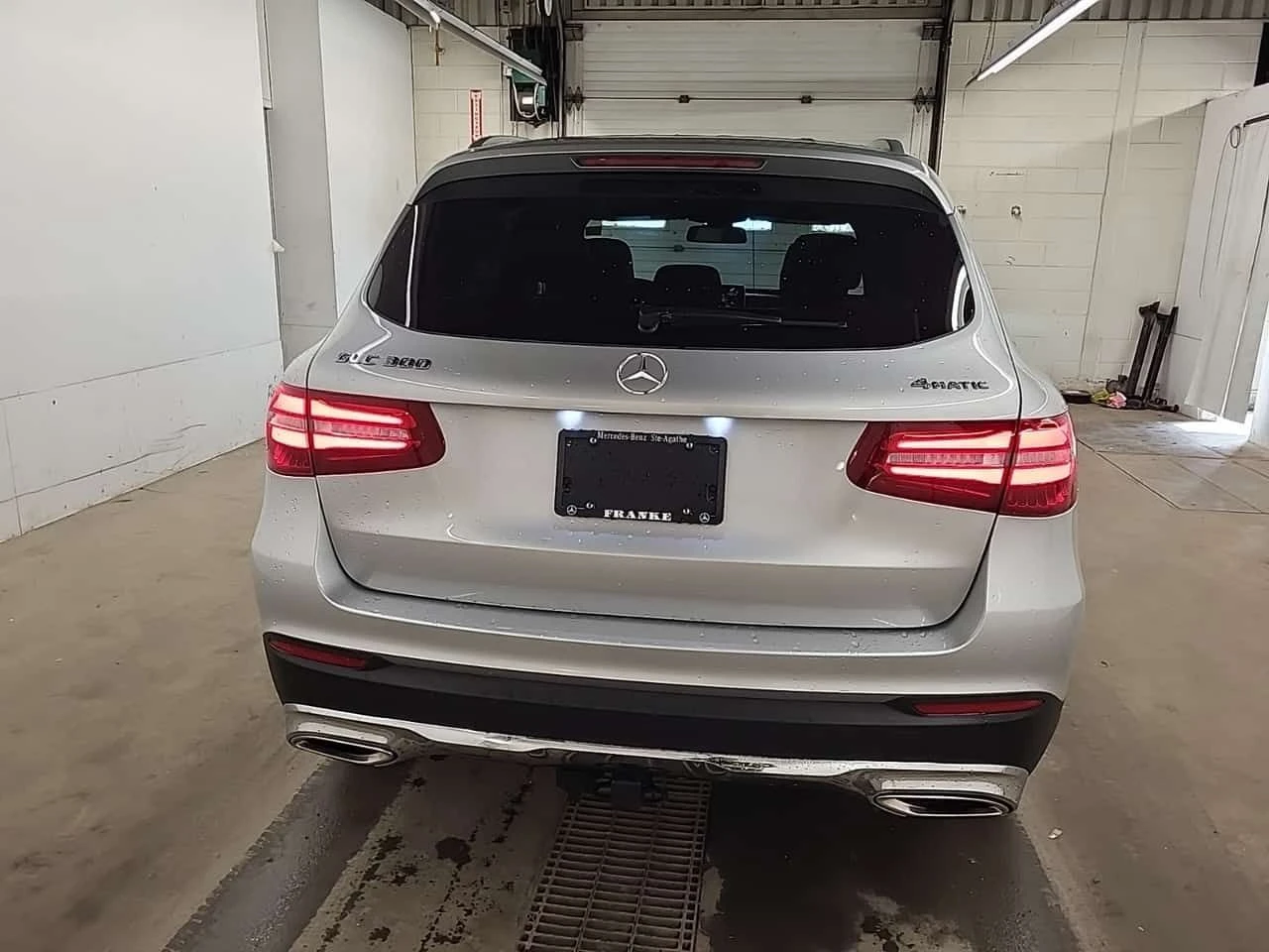 Mercedes-Benz GLC * 300 * CARFAX * ЦЕНА ДО БГ, снимка 4 - Автомобили и джипове - 53768696