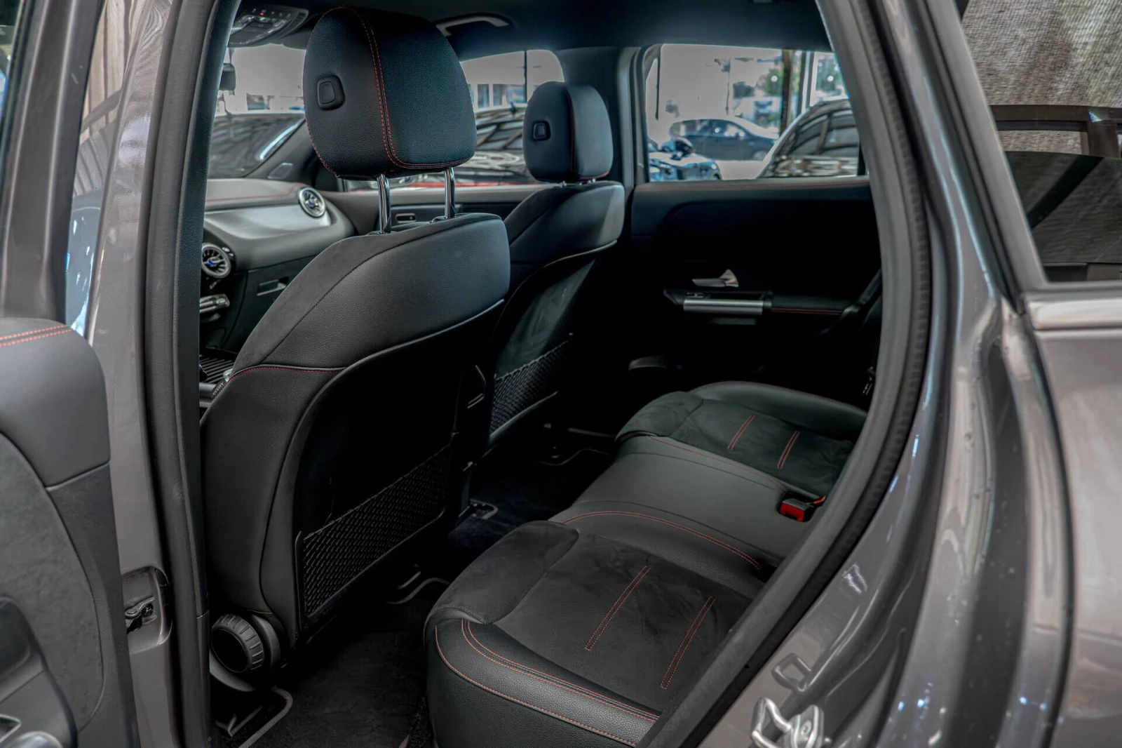 Mercedes-Benz EQA 250/AMG Line/Камера/Амбиент/MBUX/Dynamic Select/, снимка 8 - Автомобили и джипове - 54598919