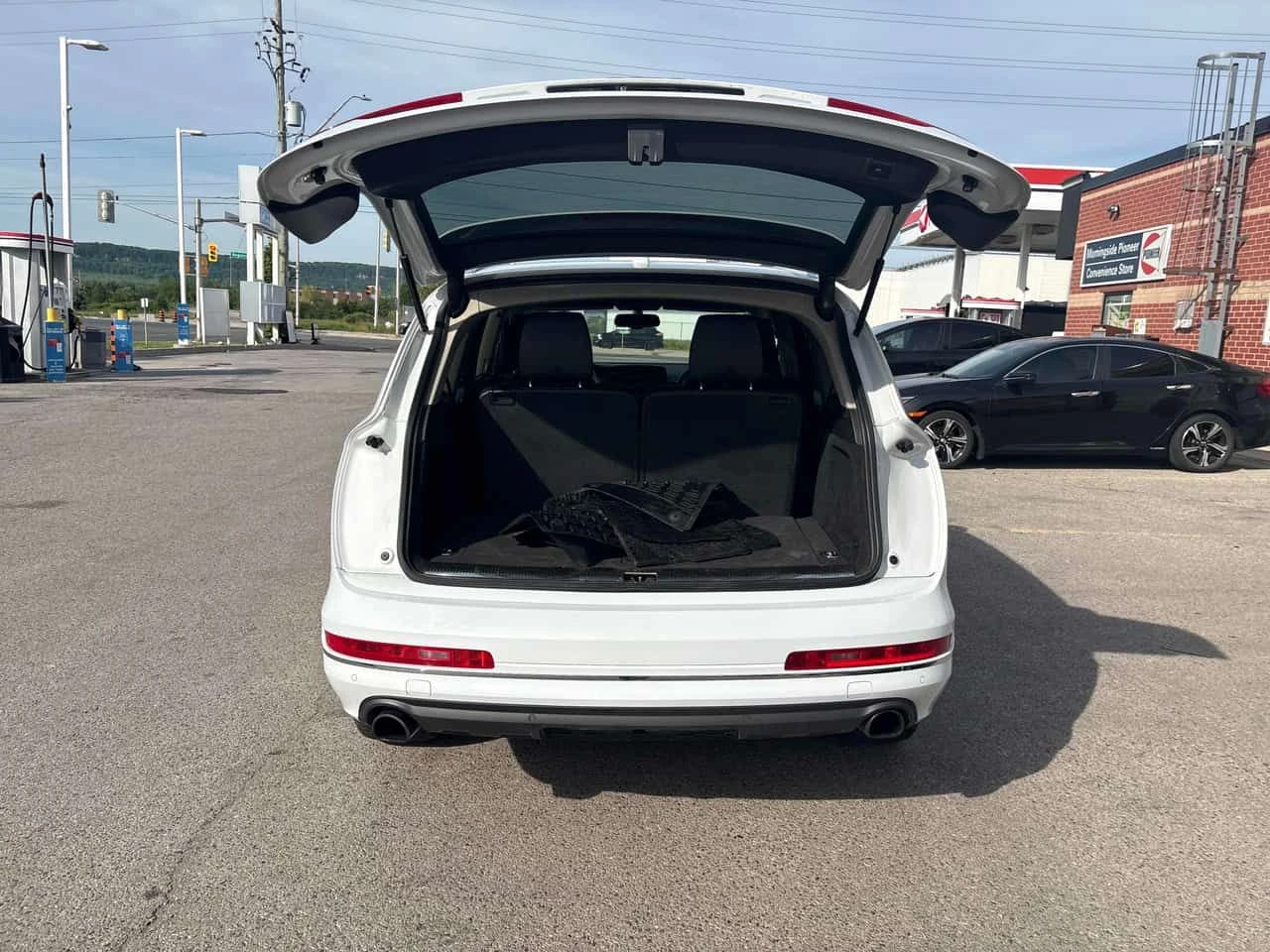 Audi Q7 * 3.0T Technik * CARFAX * ЦЕНА ДО БГ, снимка 17 - Автомобили и джипове - 54849720