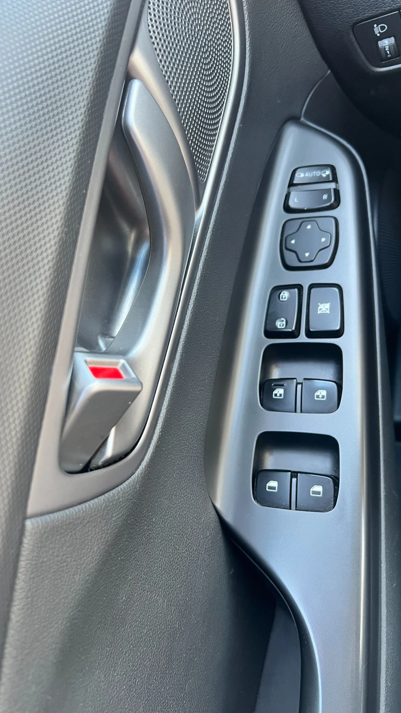 Hyundai Kona electric, снимка 15 - Автомобили и джипове - 56596135