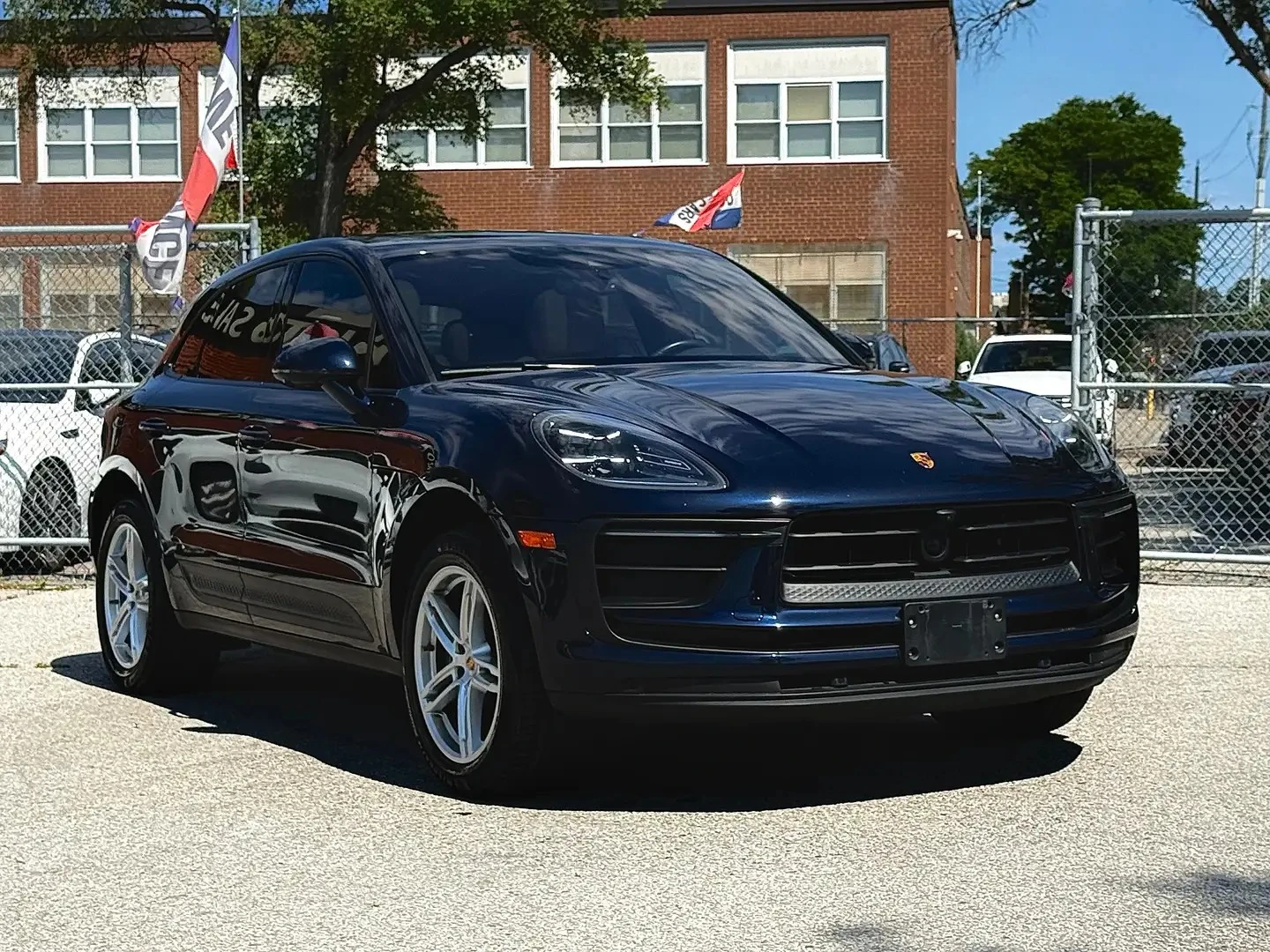 Porsche Macan T | PANORAMA | 360  | BOSE | ОБДУХВАНЕ | PDK, снимка 2 - Автомобили и джипове - 56725934