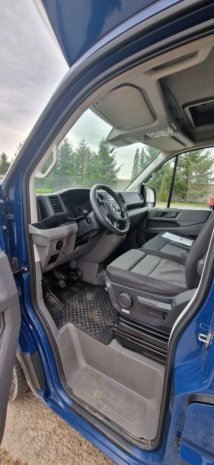 VW Crafter, снимка 9 - Бусове и автобуси - 41187428