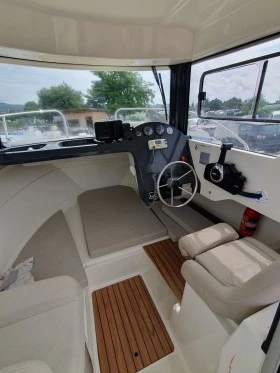 Моторна яхта Quicksilver 555 Pilothouse, снимка 4 - Воден транспорт - 47275278