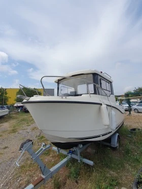       Quicksilver 555 Pilothouse