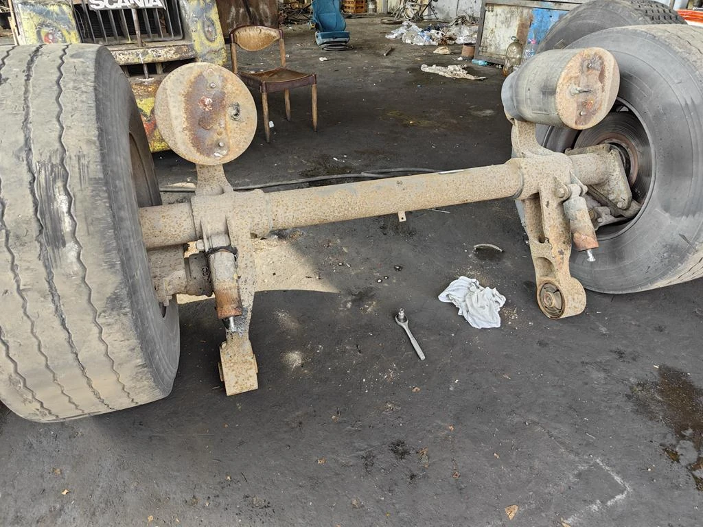 Полуремарке Berger SAPL 24 LTP НА ЧАСТИ, 3бр. САФ ОСИ, снимка 12 - Ремаркета - 53824840