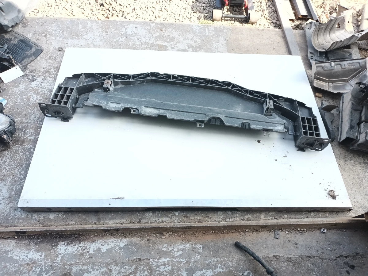 основа предна кора броня Пежо 207 1.4 Бензин о