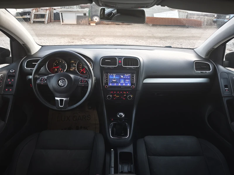 VW Golf 1.6* ЗАВОДСКА ГАЗ* HIGHLINE* NAVI* ОБСЛУЖЕНА , снимка 5 - Автомобили и джипове - 48788020