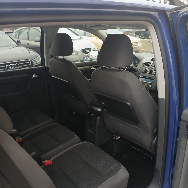 VW Touran АВТОМАТИК , снимка 11 - Автомобили и джипове - 49095398