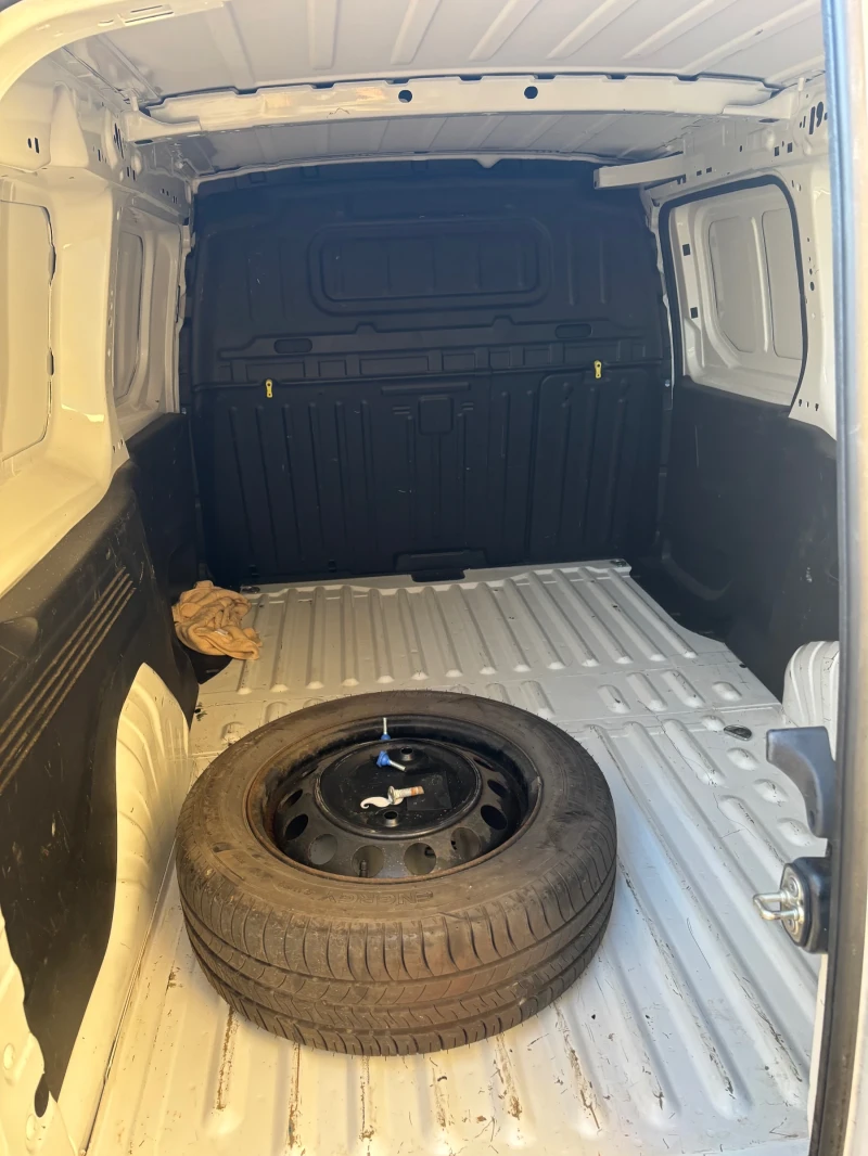 Peugeot Partner 1.2, снимка 5 - Автомобили и джипове - 52924314