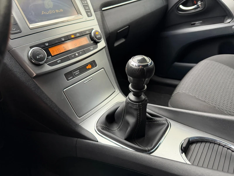 Toyota Avensis 1.8I* СЕРВИЗНА КНИЖКА* ПЪЛНА  ИСТОРИЯ В ТОЙОТА, снимка 12 - Автомобили и джипове - 53428209