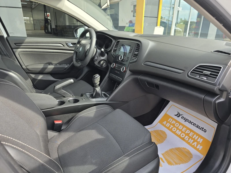Renault Megane 1.3TCe 140 к.с./Life, снимка 10 - Автомобили и джипове - 53595609