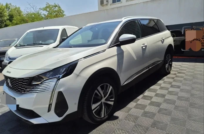 Peugeot 5008 ALLURE/ 7 местен 