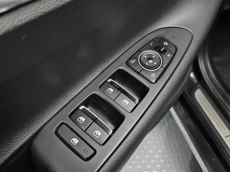 Hyundai Grandeur 2.5 Premium Choice, снимка 12 - Автомобили и джипове - 55699113