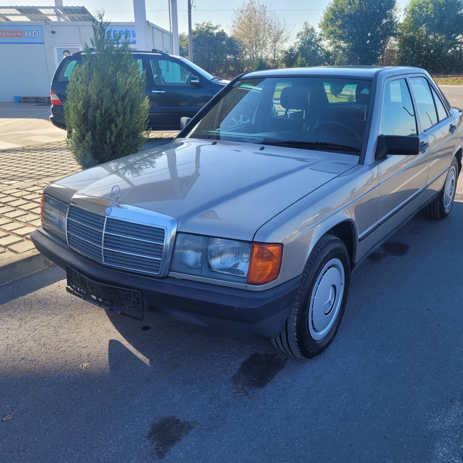 Mercedes-Benz 190 190E/2.0i/avtomat - изображение 5