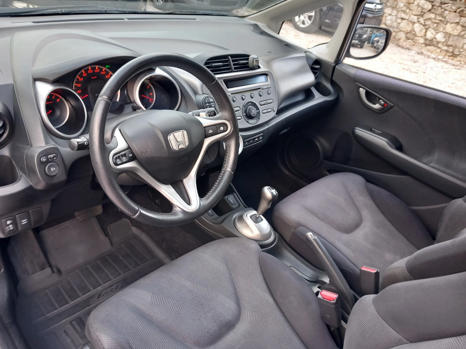 Honda Jazz 1.4i Автоматик 100кс - изображение 10