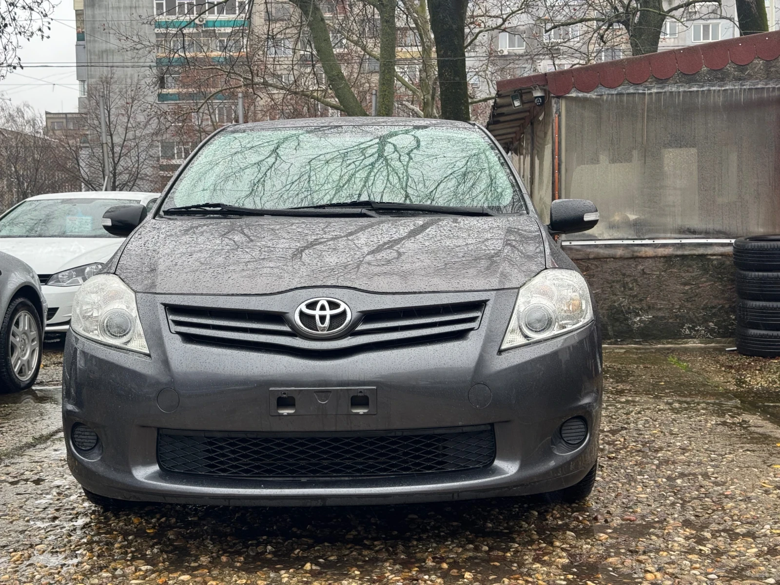 Toyota Auris 1300-99 �� ������ 6 �������� | Mobile.bg � ����������� 1