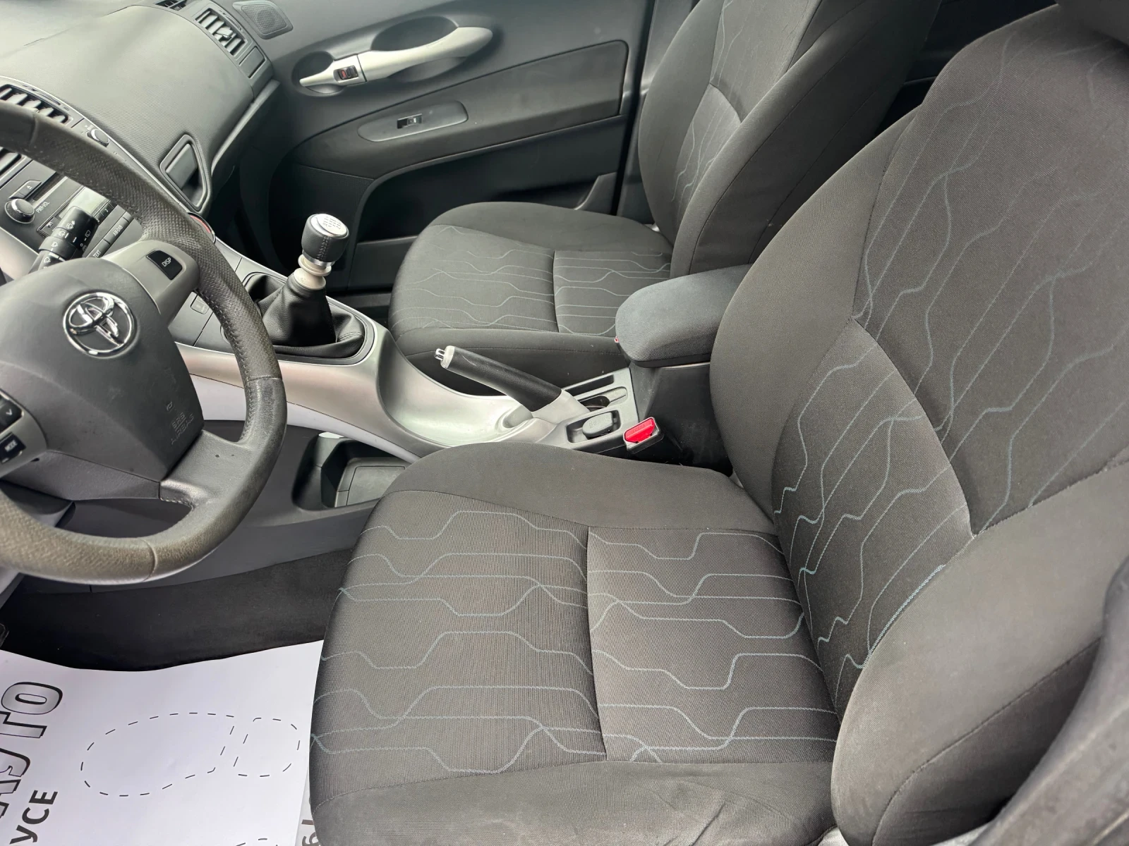 Toyota Auris 1300-99 кс бензин 6 скорости - изображение 9