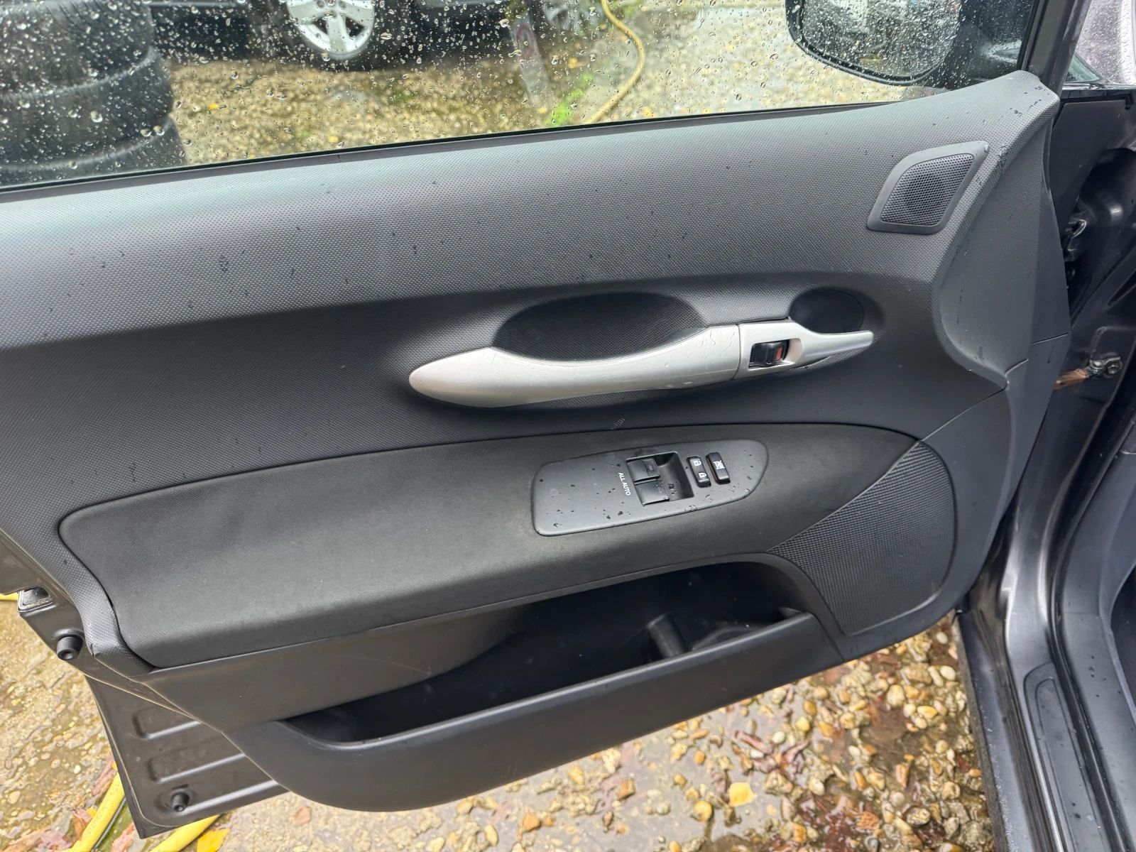 Toyota Auris 1300-99 кс бензин 6 скорости - изображение 7