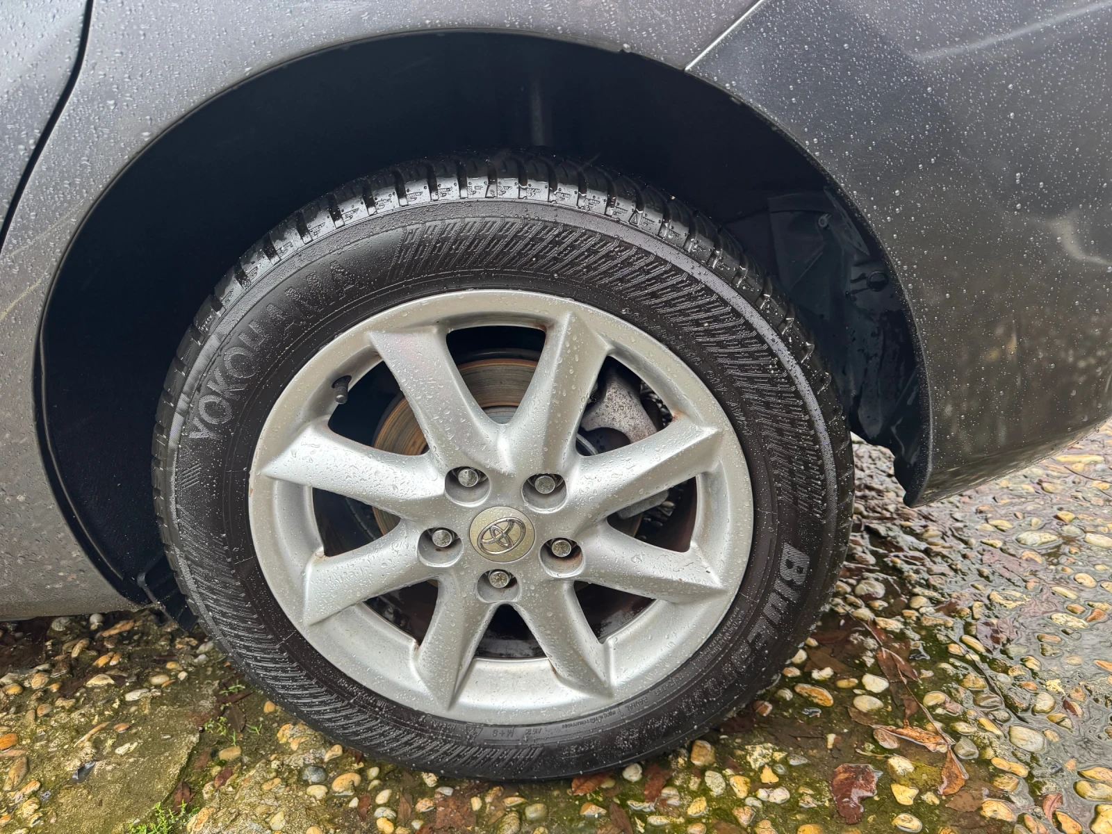 Toyota Auris 1300-99 кс бензин 6 скорости - изображение 8