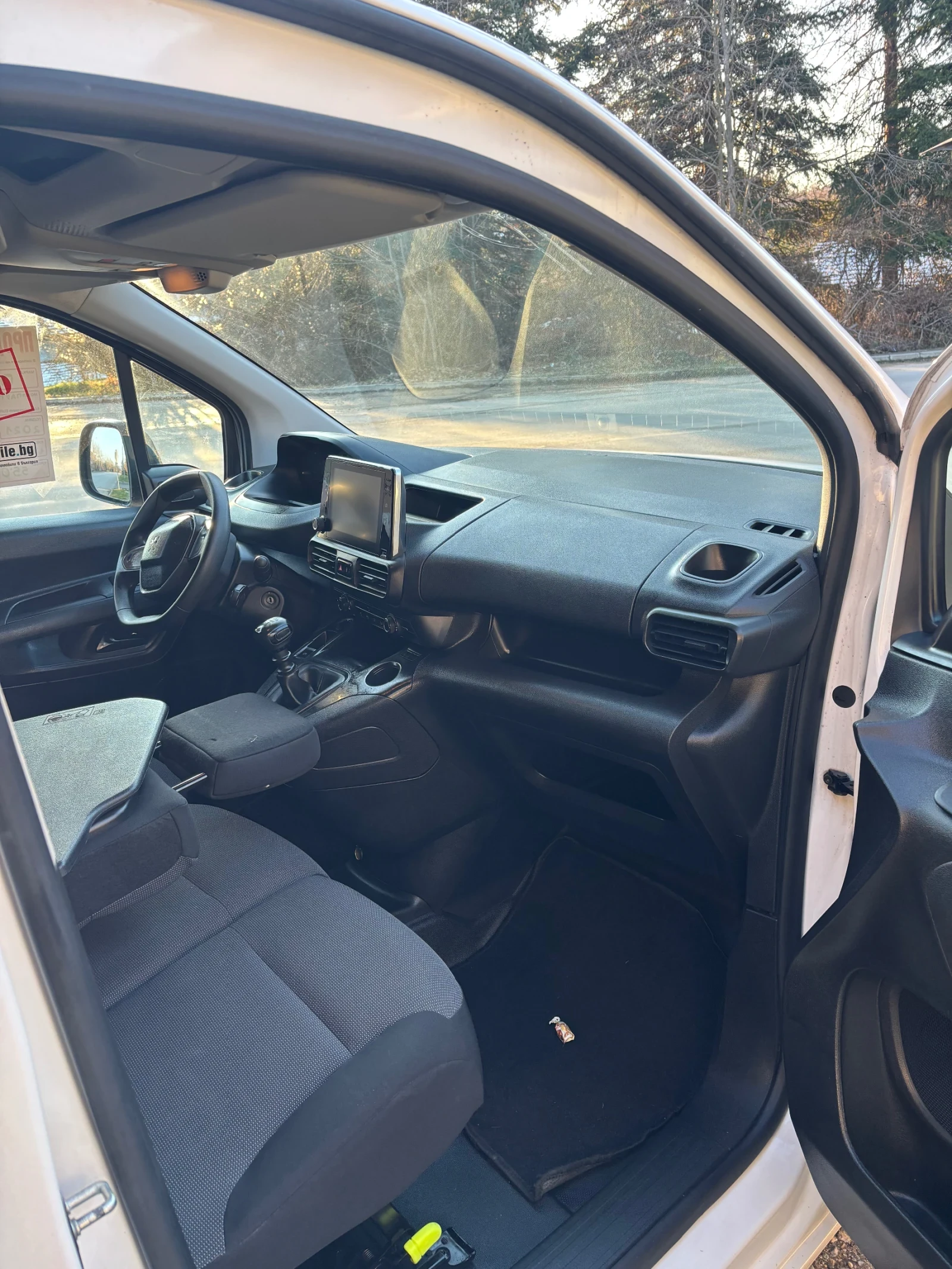 Peugeot Partner 1.2 - изображение 9