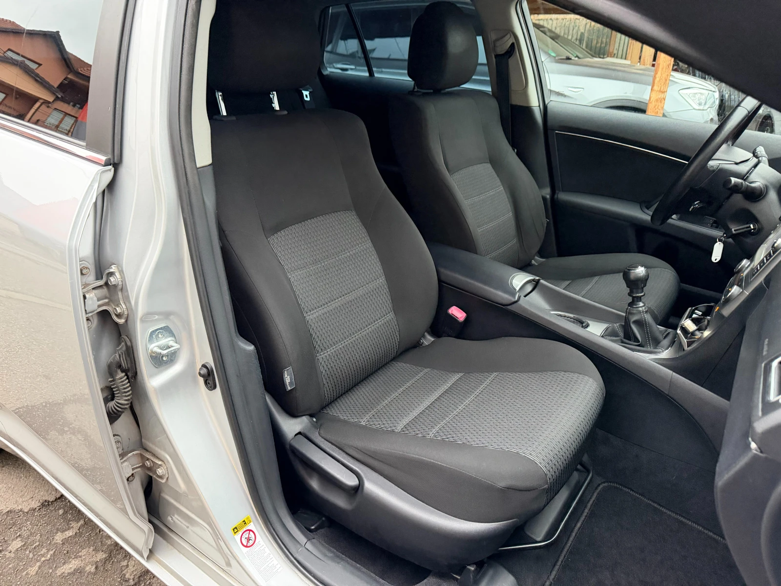 Toyota Avensis 1.8I* �������� ������* �����  ������� � ������ | Mobile.bg � ����������� 13