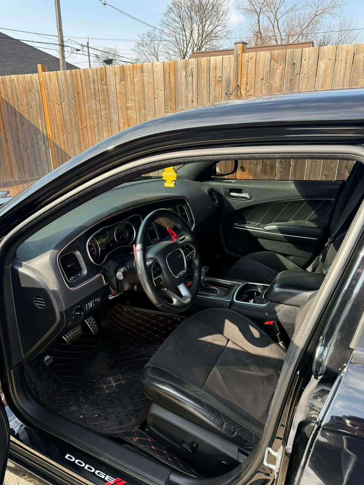 Dodge Charger * 4dr Sdn R/T 392 RWD * CARFAX * ЦЕНА ДО БГ - изображение 10