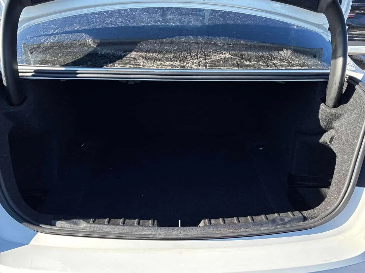 BMW 330 i xDrive/ШИБИДАХ/ПОДГРЕВИ/ПРЕДСТАВИТЕЛСТВО НА BMW, снимка 13 - Автомобили и джипове - 53749641