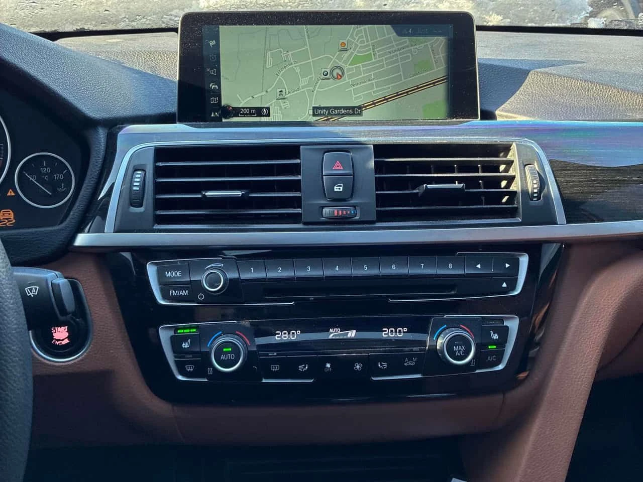 BMW 330 i xDrive/ШИБИДАХ/ПОДГРЕВИ/ПРЕДСТАВИТЕЛСТВО НА BMW, снимка 10 - Автомобили и джипове - 53749641