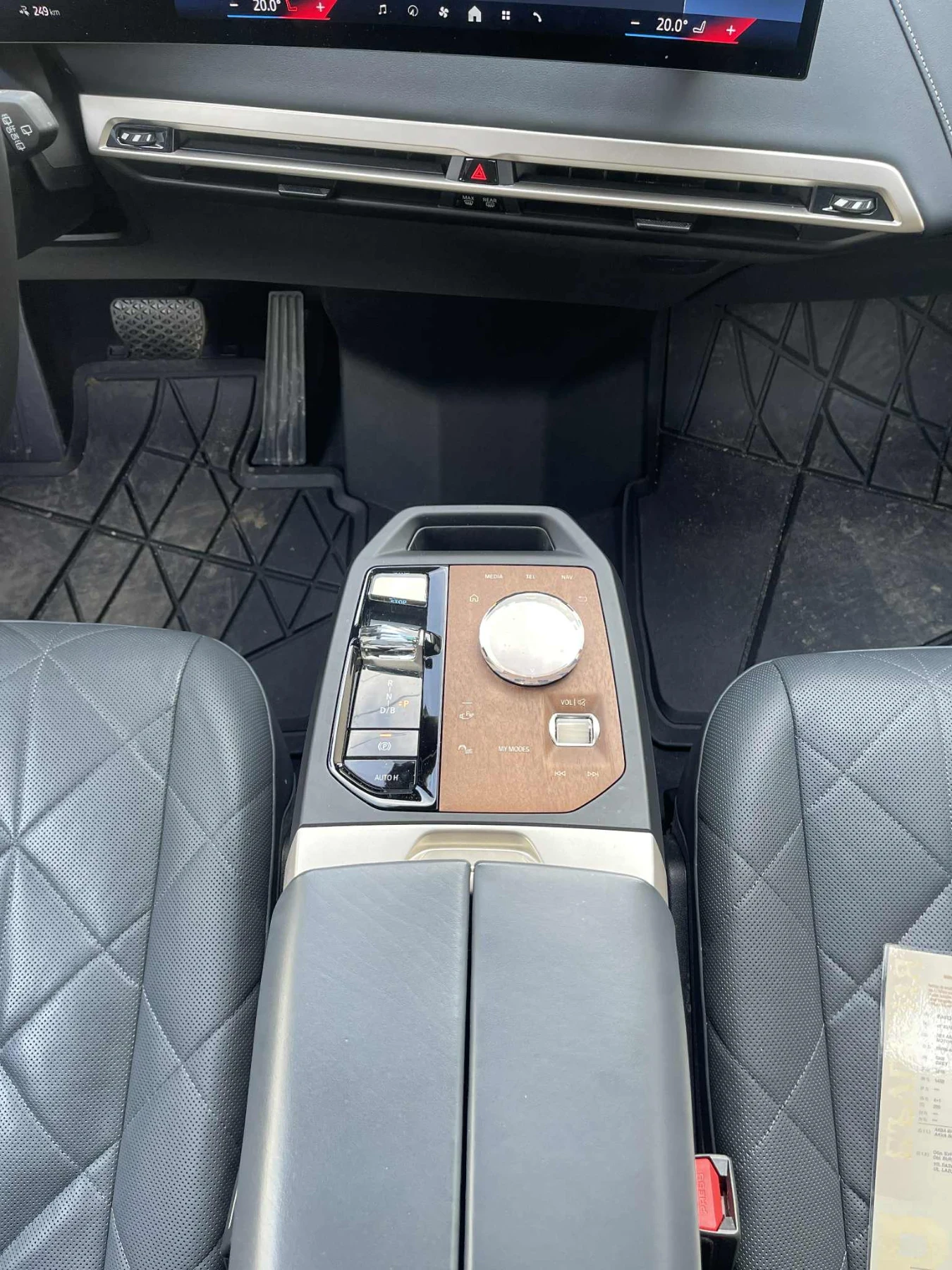 BMW iX xdrive40 , снимка 13 - Автомобили и джипове - 54224945