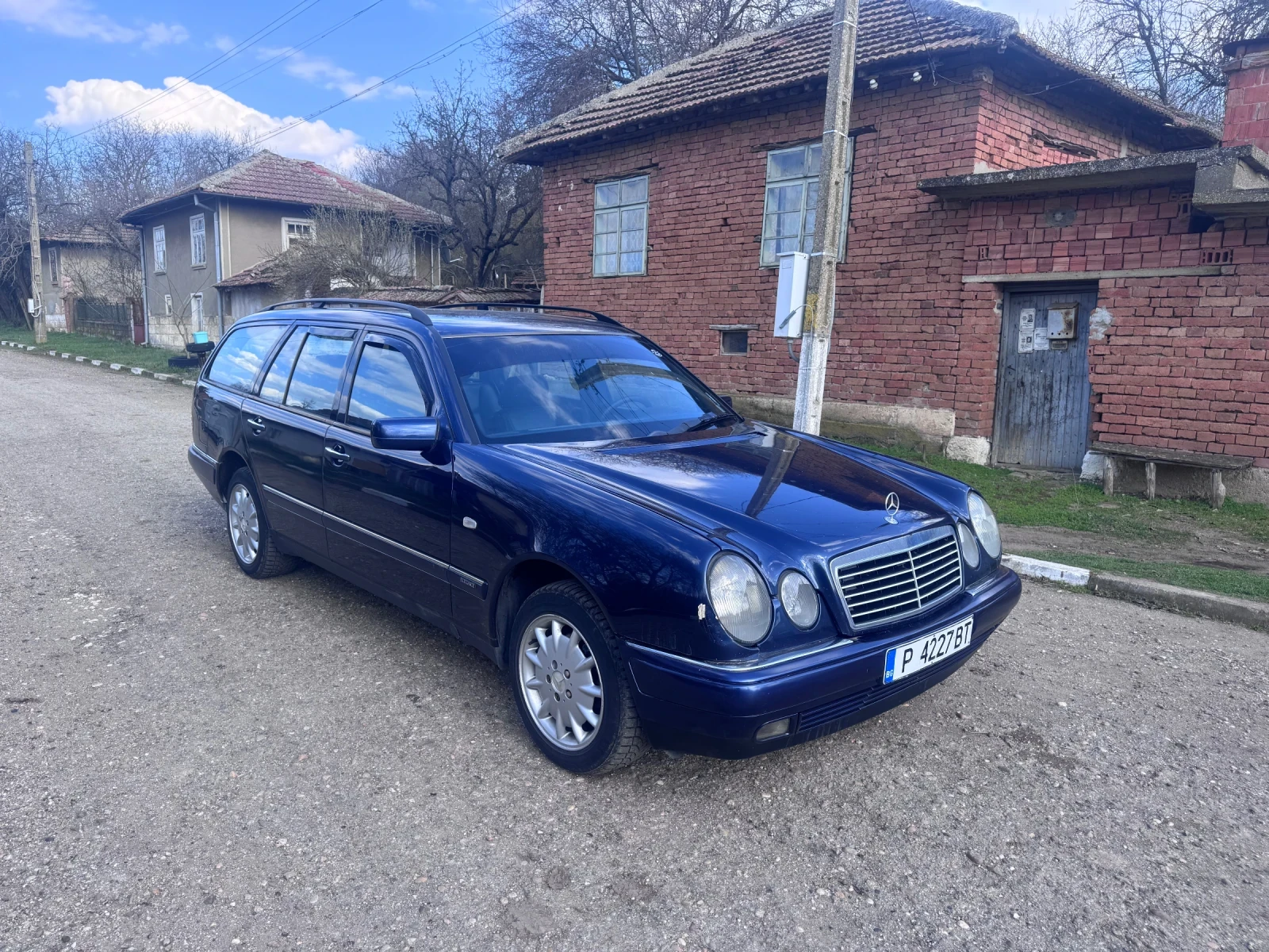 Mercedes-Benz E 250 2.5 Turbo Diesel, снимка 2 - Автомобили и джипове - 53986510