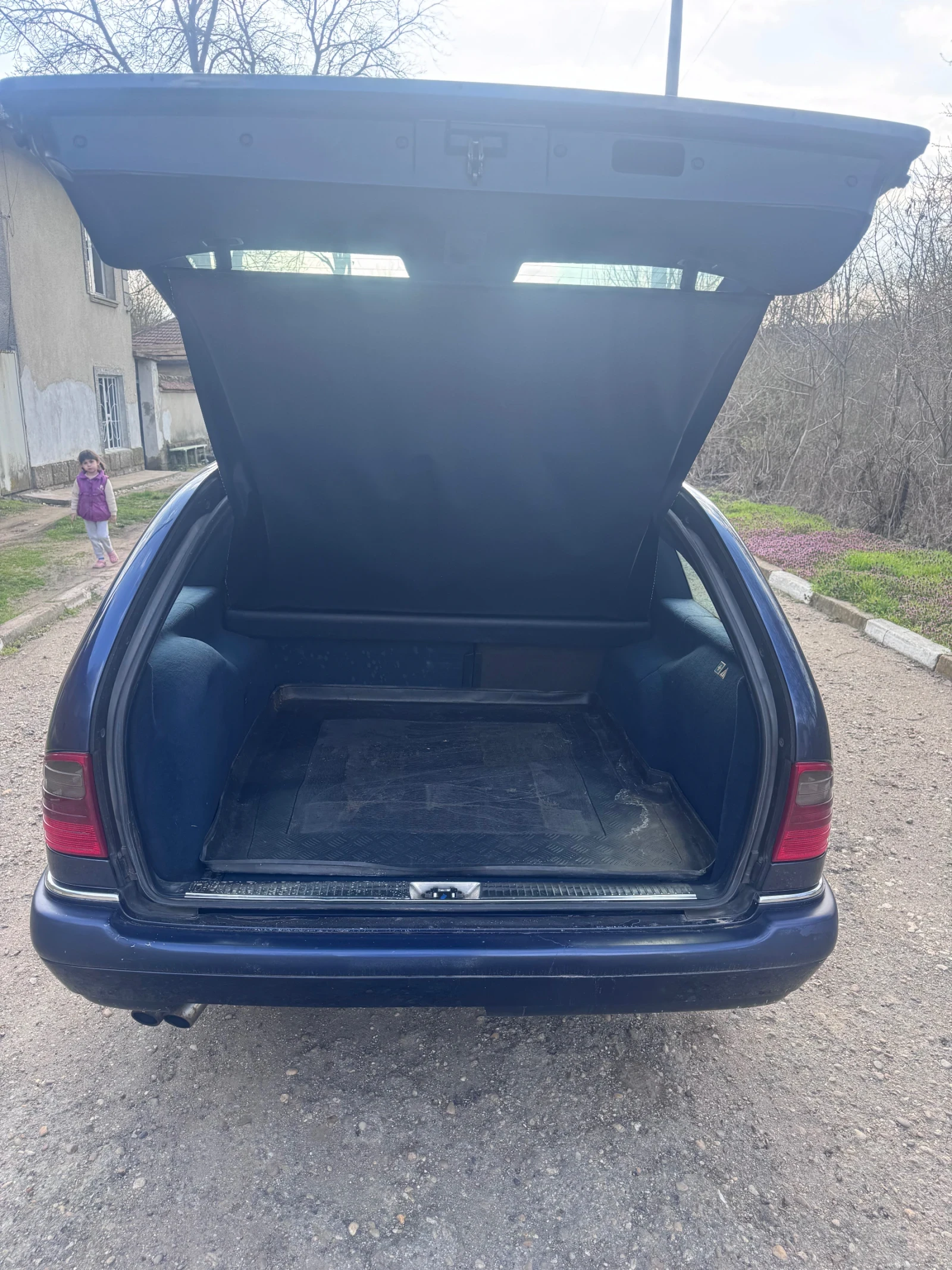 Mercedes-Benz E 250 2.5 Turbo Diesel, снимка 5 - Автомобили и джипове - 53986510