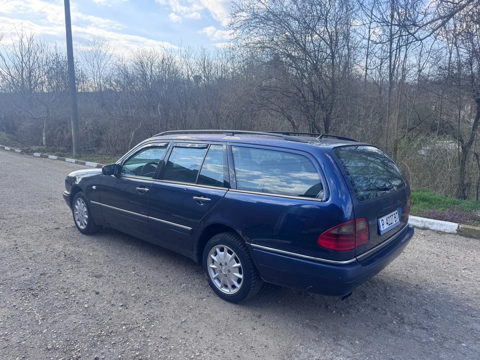 Mercedes-Benz E 250 2.5 Turbo Diesel, снимка 4 - Автомобили и джипове - 53986510