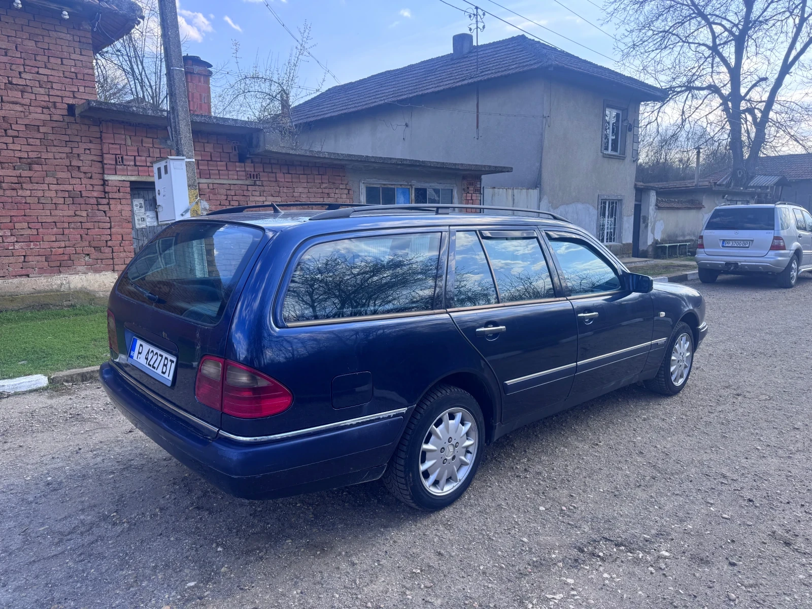 Mercedes-Benz E 250 2.5 Turbo Diesel, снимка 3 - Автомобили и джипове - 53986510