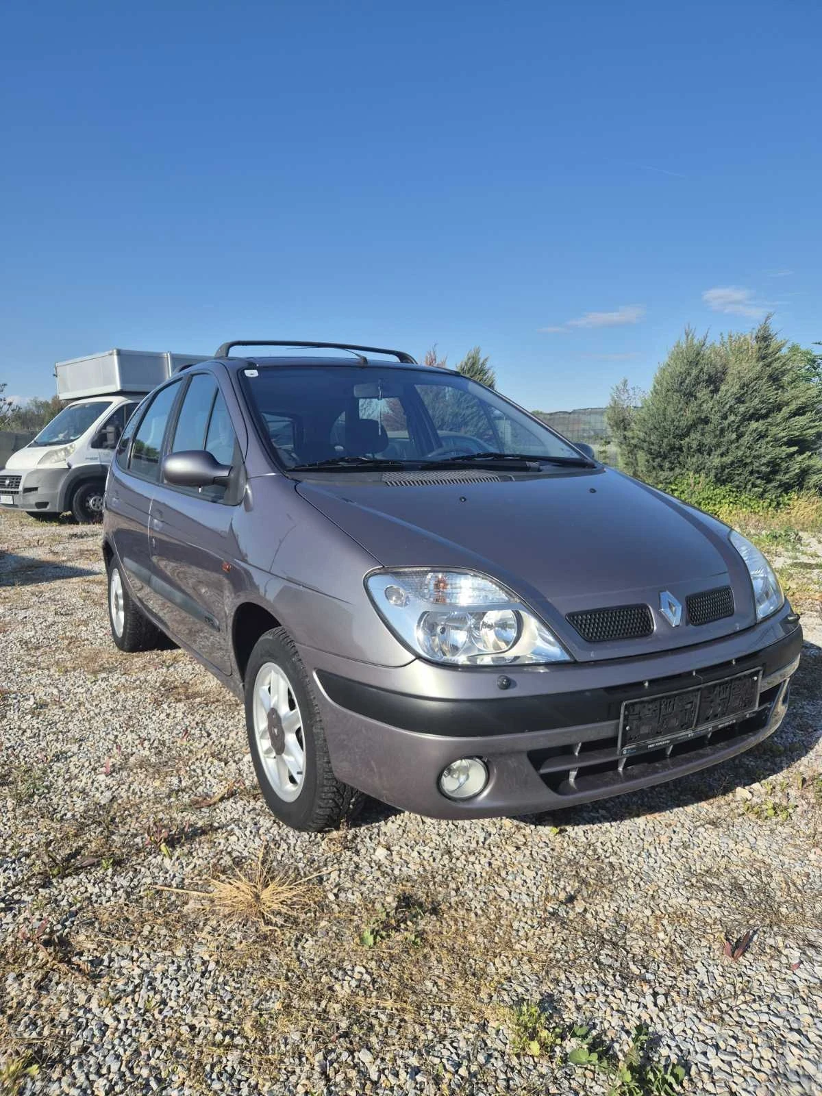 Renault Scenic 1.9 dti, снимка 9 - Автомобили и джипове - 54390423